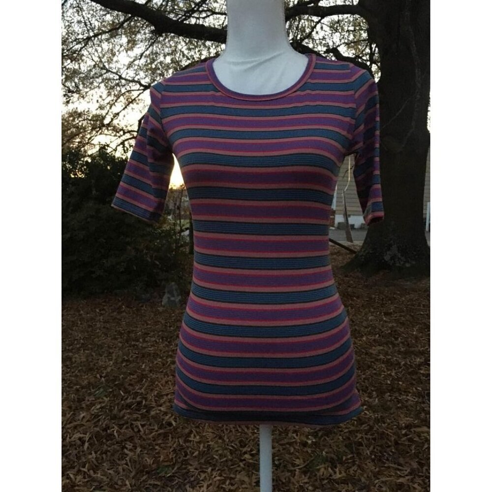 NWT LuLaRoe Gigi T Shirt Casual Fitted Tee Retro Striped Y2K Size XXS Women’s